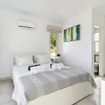 Beachfront Mare With Jaccuzi And Infinity Pool *