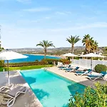 Beachfront Mare With Jaccuzi And Infinity Pool וילה