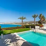 Beachfront Mare With Jaccuzi And Infinity Pool Villa *