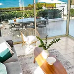 Beachfront Mare With Jaccuzi And Infinity Pool Villa *