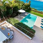 Beachfront Mare With Jaccuzi And Infinity Pool Villa Kissonerga