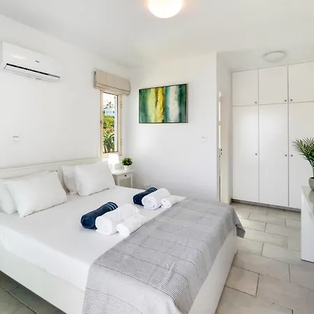 Beachfront Mare With Jaccuzi And Infinity Pool Villa *