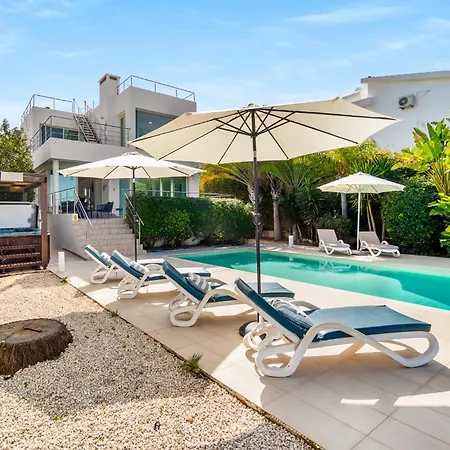 Beachfront Mare With Jaccuzi And Infinity Pool *