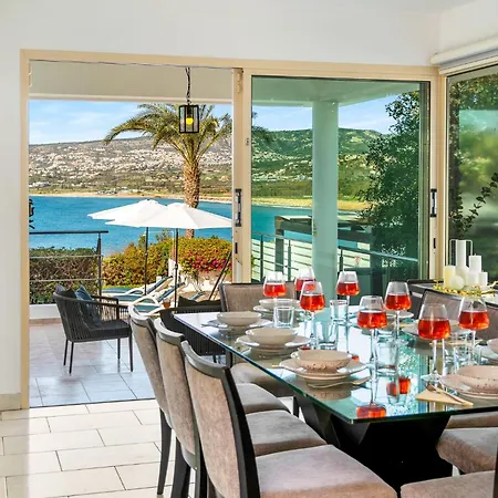 Beachfront Mare With Jaccuzi And Infinity Pool Villa