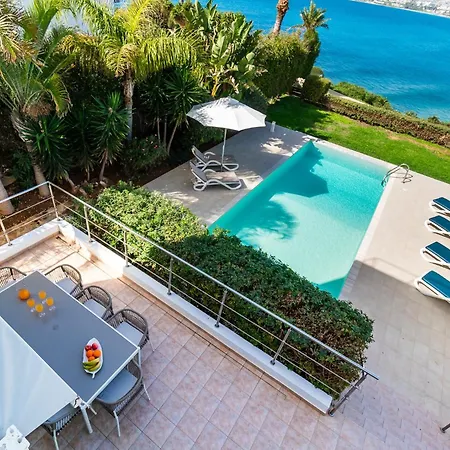 Beachfront Mare With Jaccuzi And Infinity Pool Vila Kissonerga