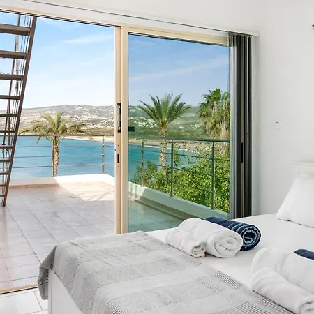 Villa Beachfront Mare With Jaccuzi And Infinity Pool Kissonerga