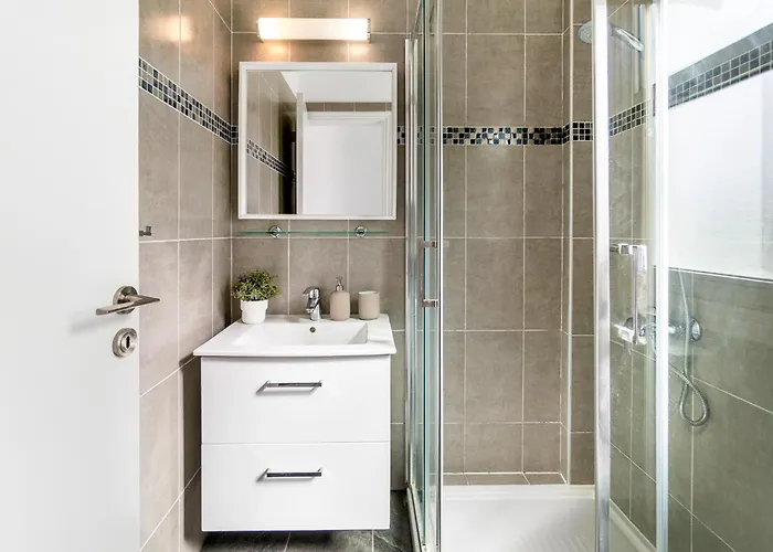 Beachfront Mare With Jaccuzi And Infinity Pool